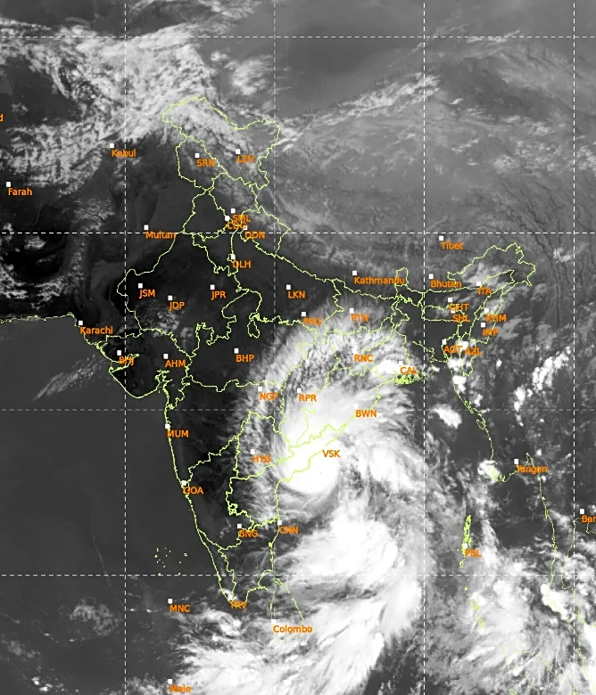 India evacuates tens of thousands as Cyclone Arnab nears eastern coast in Andhra Pradesh state