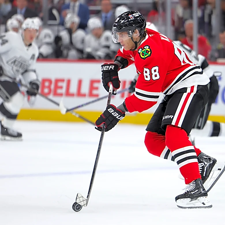 Wyatt Kaiser scores as the Chicago Blackhawks stop a 3-game slide, topping the Los Angeles Kings 2-1