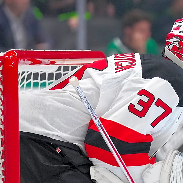 Connor Hellebuyck earns win in his Devils debut as New Jersey beats Dallas 5-1