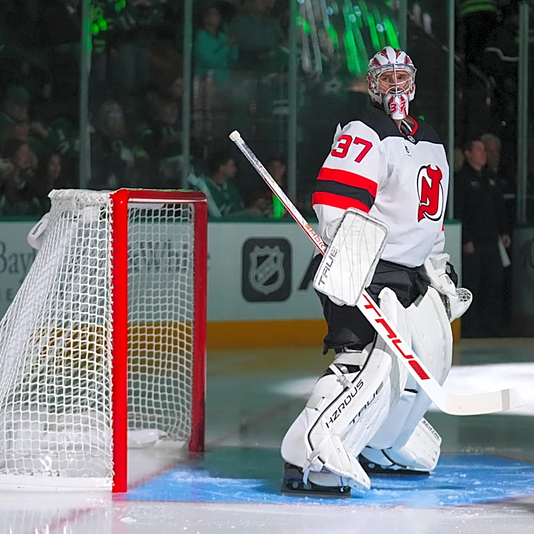 'Finally!' Hellebuyck wins his New Jersey debut over Dallas playing for the first time in 6 months