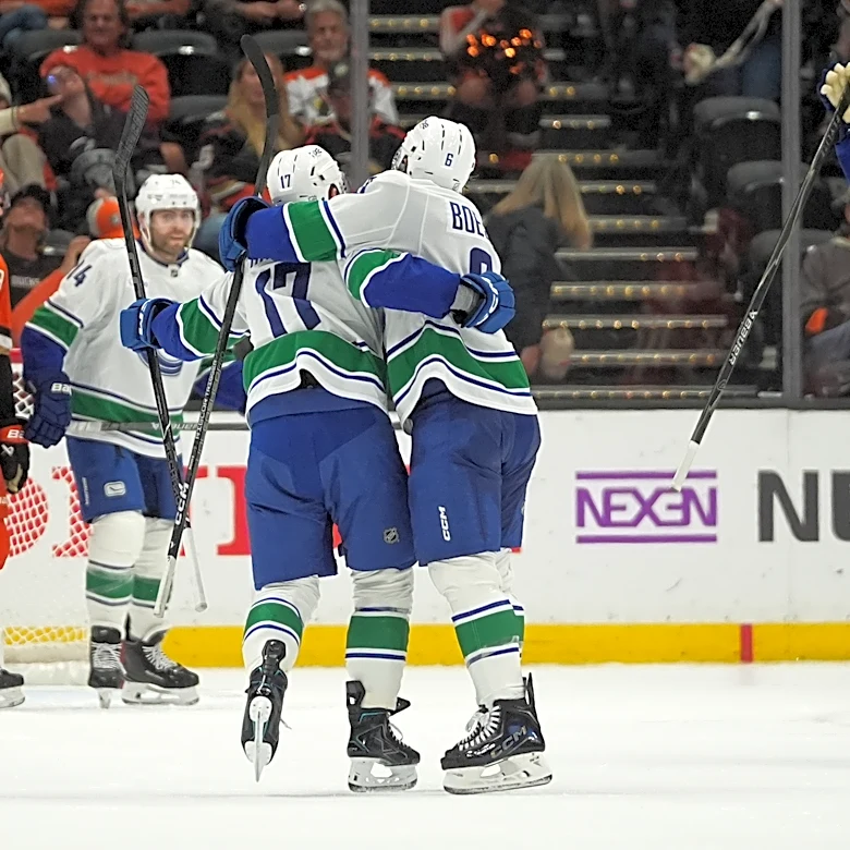Hronek’s OT power-play goal caps the Canucks’ 6-5 comeback win over the Ducks