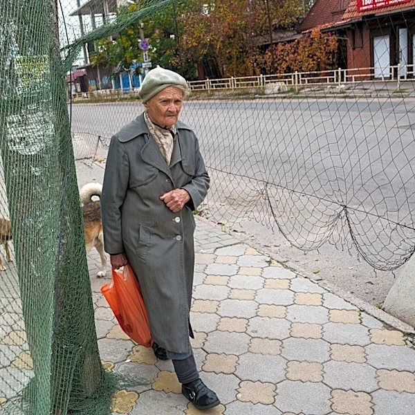 A ceasefire in a Russian-occupied Ukrainian city holds for its first 30 hours, officials say