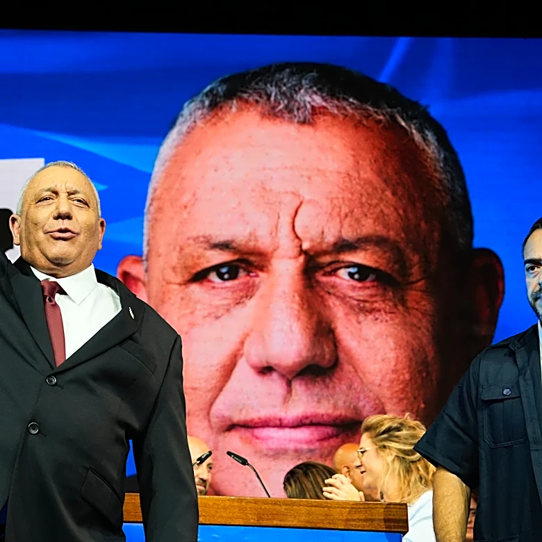 Who is Gadi Eisenkot, the man with the best chance to oust Netanyahu?