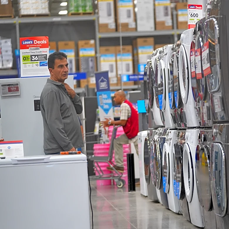 US economy grows at brisk 3.4% pace in third quarter on strong consumer spending and AI investment
