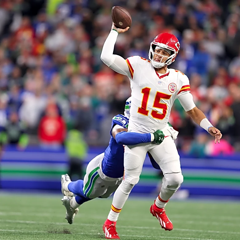 AFC West lead at stake as Patrick Mahomes and Bo Nix grind through injury comebacks