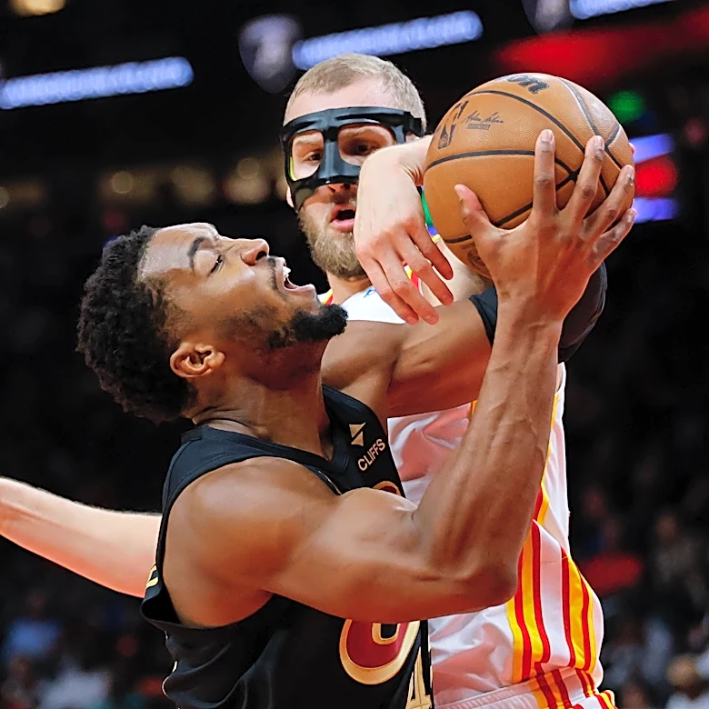 Onyeka Okongwu has 29 points and 12 rebounds as Hawks beat Cavs 114-111 to snap skid