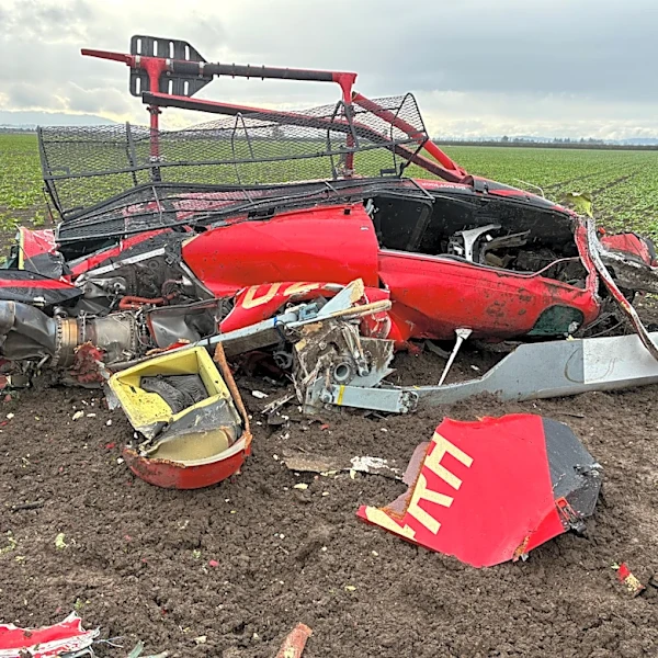 3 killed in helicopter collision that shut down part of an Oregon highway