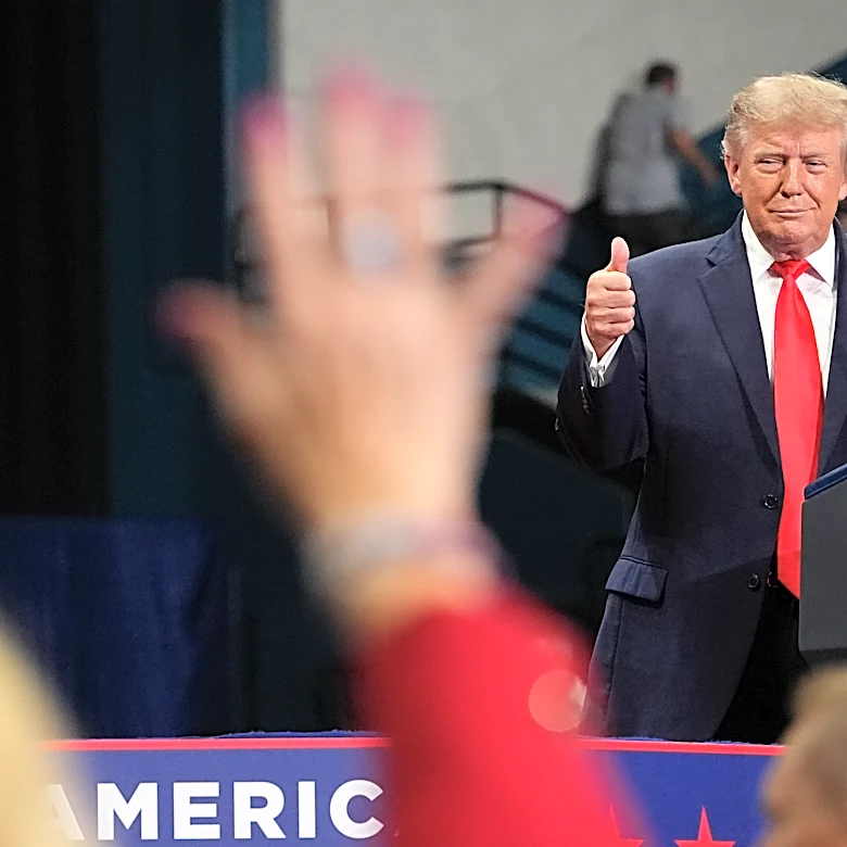 Trump and Clinton rally as early voting surges, Alaska probe widens, and Michigan Democrats feud