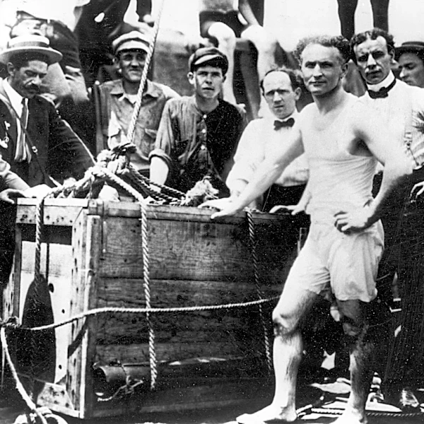Houdini’s centennial spotlight: A newly published essay and a fresh fight over when and how he died