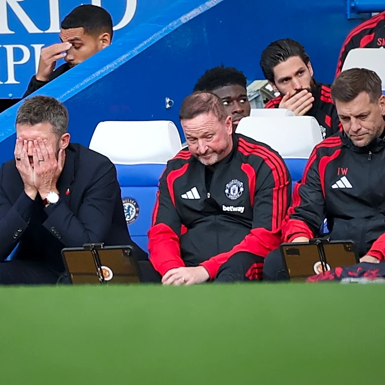 10-man Man United loses at Chelsea to leave Carrick's job in further jeopardy