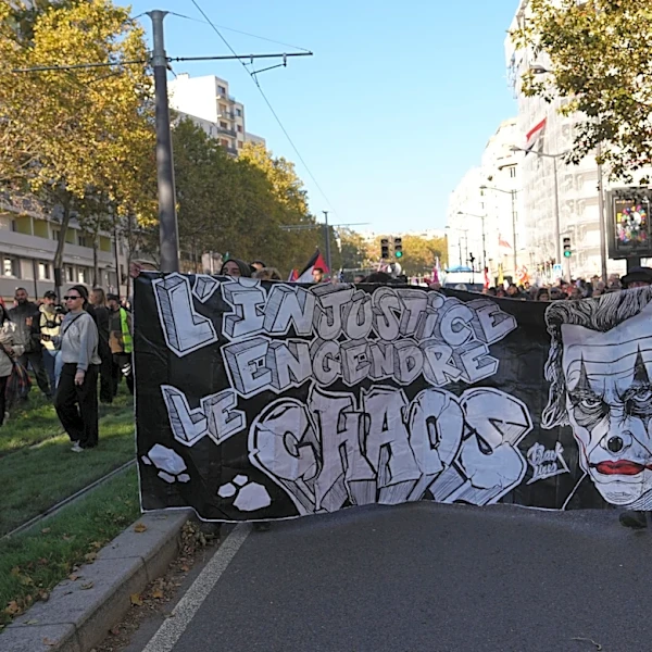 French government says 320,000 people protested nationwide on Saturday, fewer than in previous weeks