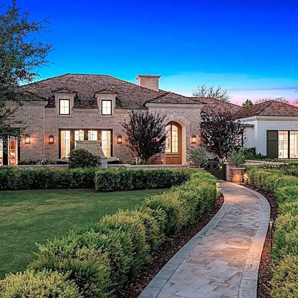 Paradise Valley home with walk-in refrigerator sells for $9M. See it