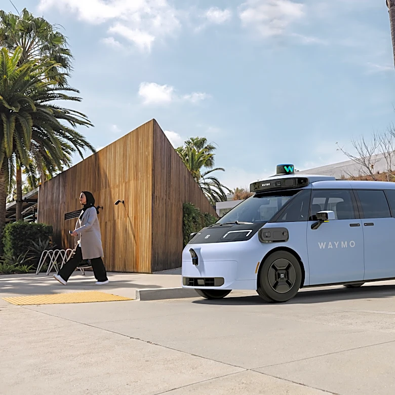 Waymo merges back onto Phoenix freeways after software fix