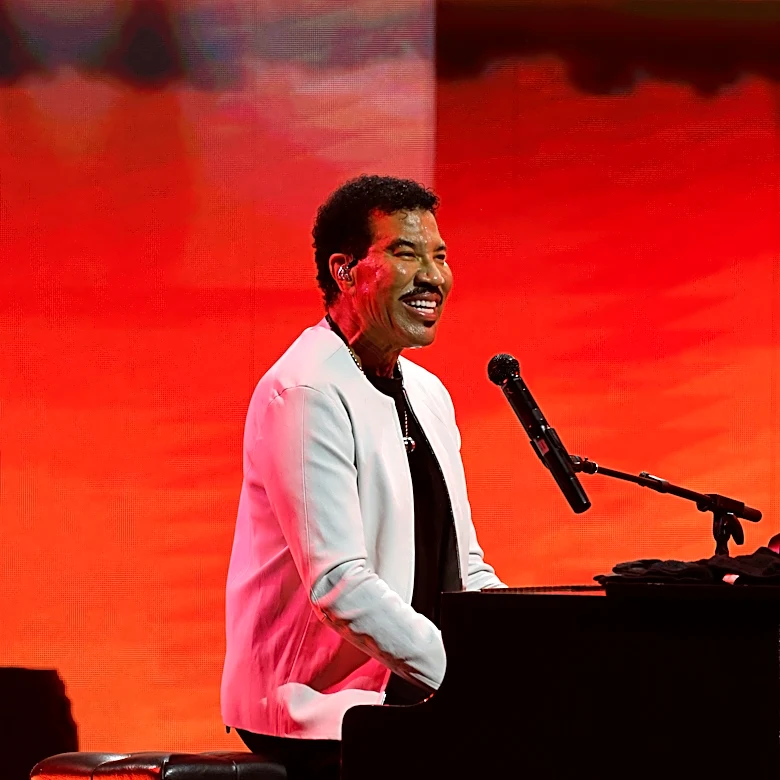 Lionel Richie bringing Earth, Wind & Fire to Phoenix. What to know