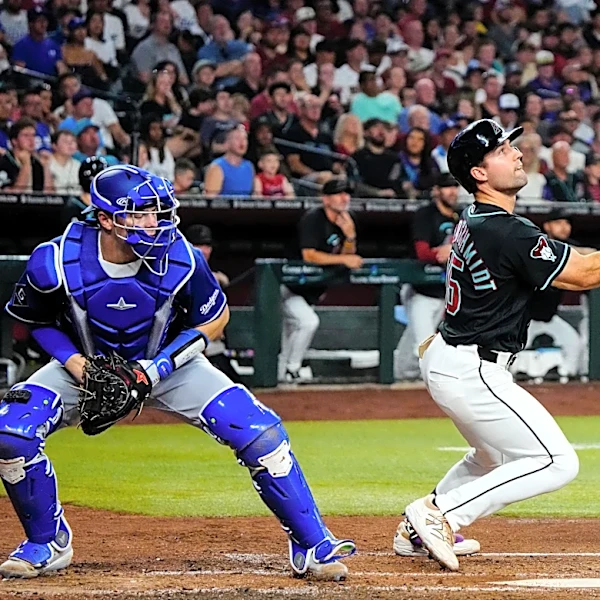 Diamondbacks leave 15 on base, fall to Dodgers in 10 innings