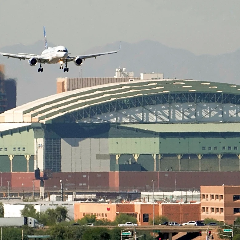 Public outcry over FAA plan for new Phoenix Sky Harbor flight paths