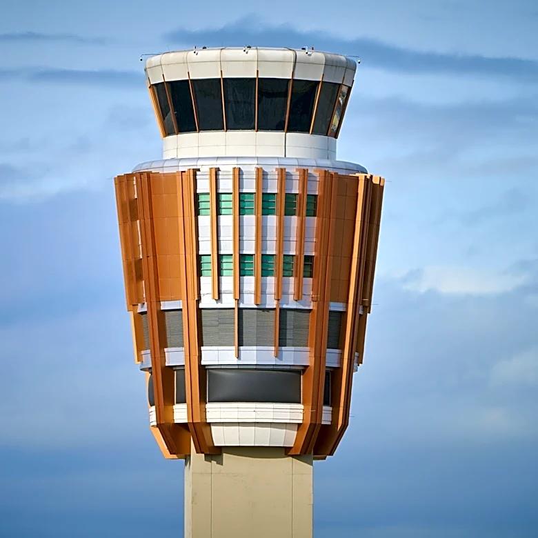 Expert explains what kept 2 AA jets apart above Phoenix