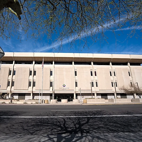 Phoenix police open criminal investigation of officers in traffic stop