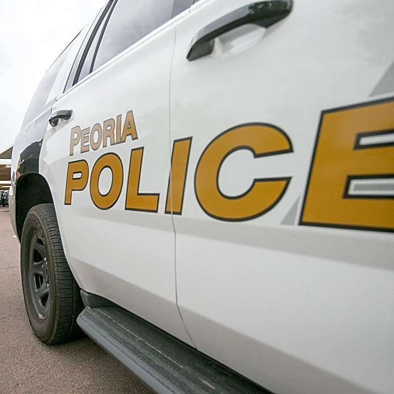 Peoria homeowner fatally stabs loose dog after his pet is attacked