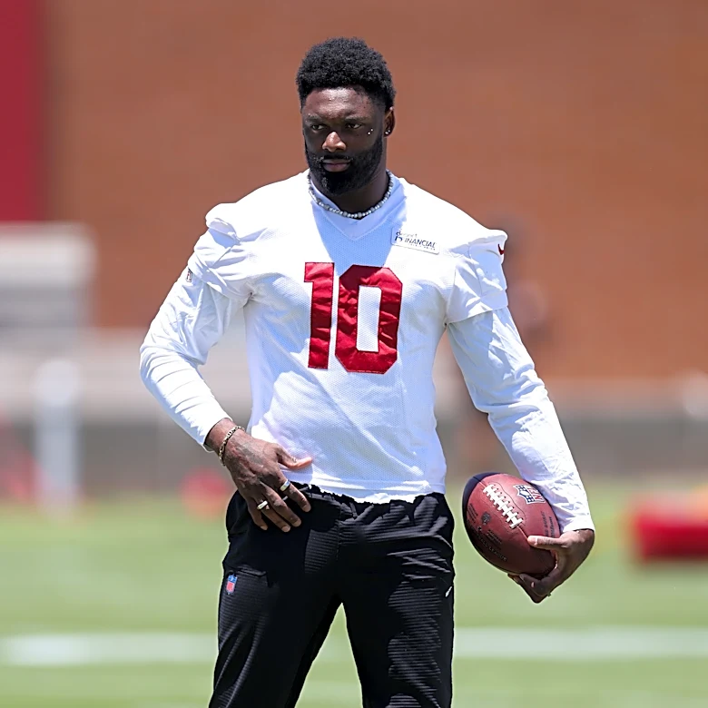 Arizona Cardinals' situation with Josh Sweat remains perplexing