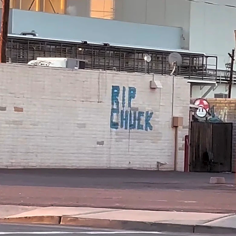 One of the oldest dives in metro Phoenix closed after 62 years