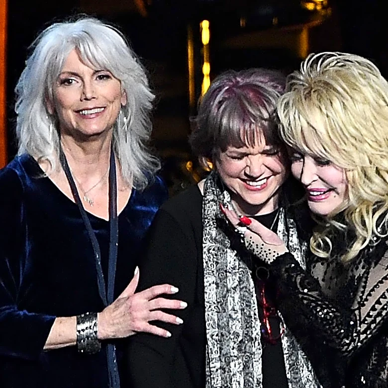 Linda Ronstadt mourns Dolly Parton. How they made music history