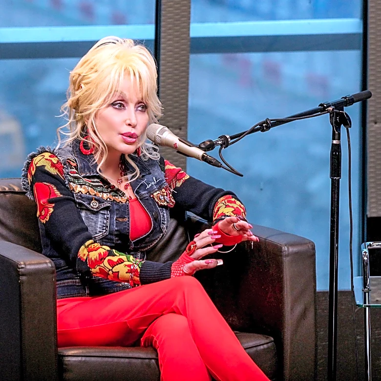 Dolly Parton's book program helps thousands of Arizona children
