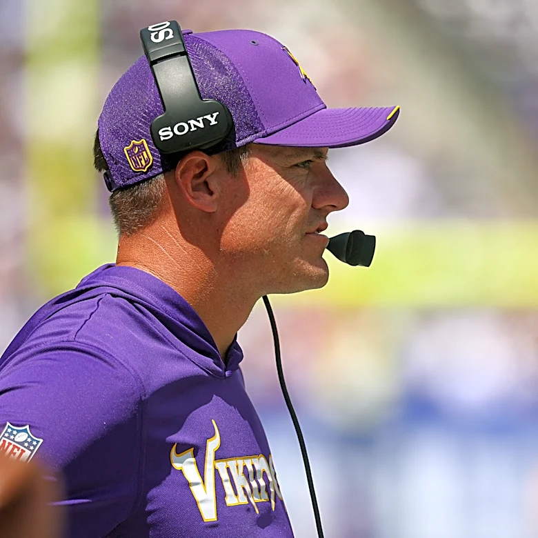 Packers vs Vikings odds, point spread, moneyline, total for Sunday