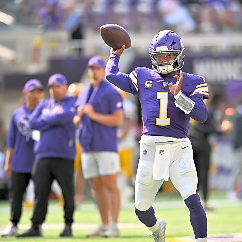 Ex-Cards QB Kyler Murray takes a hard hit, out of Vikings-Packers game