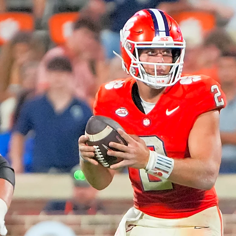 North Carolina vs Clemson picks, predictions, odds for Week 3 game