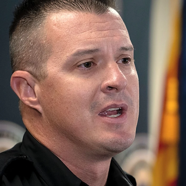 Glendale family dispute ends in 2 shootings, including police gunfire