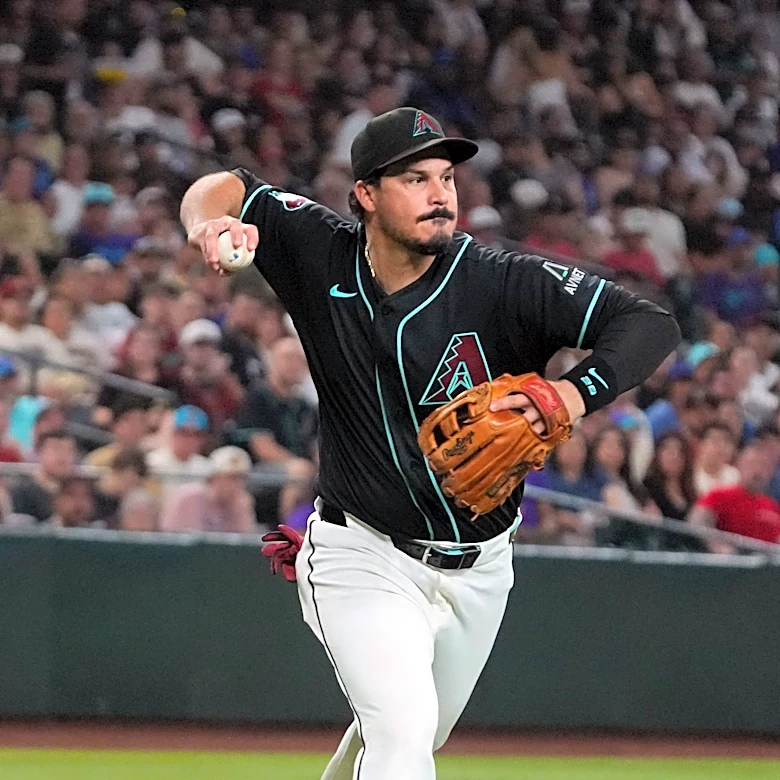 Diamondbacks' Nolan Arenado stuns with team-leading power numbers
