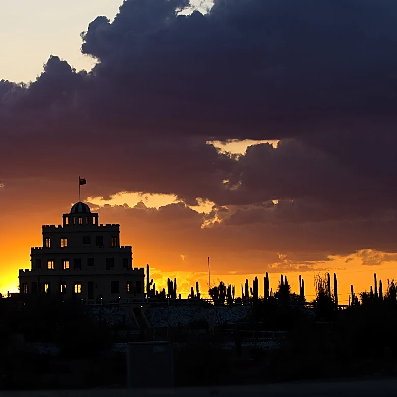 You've seen the exclusive Phoenix castle. How you can tour it