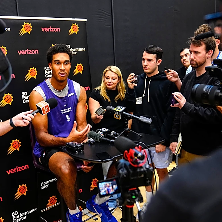 Watch: Suns players won't shout out college rivals: 'Are you crazy?'