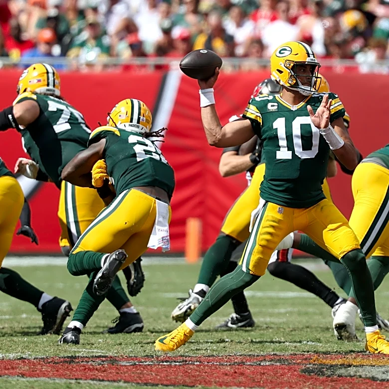 Bears vs Packers picks, predictions, odds for NFL Week 5 game Sunday