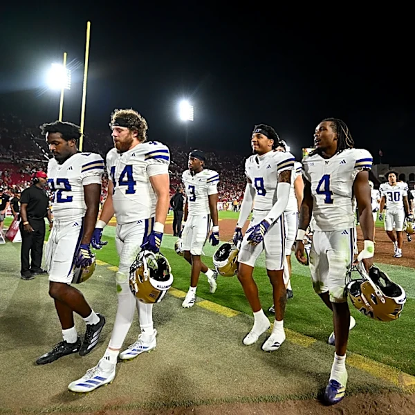 Iowa vs Washington picks, predictions, odds for Week 6 game Friday