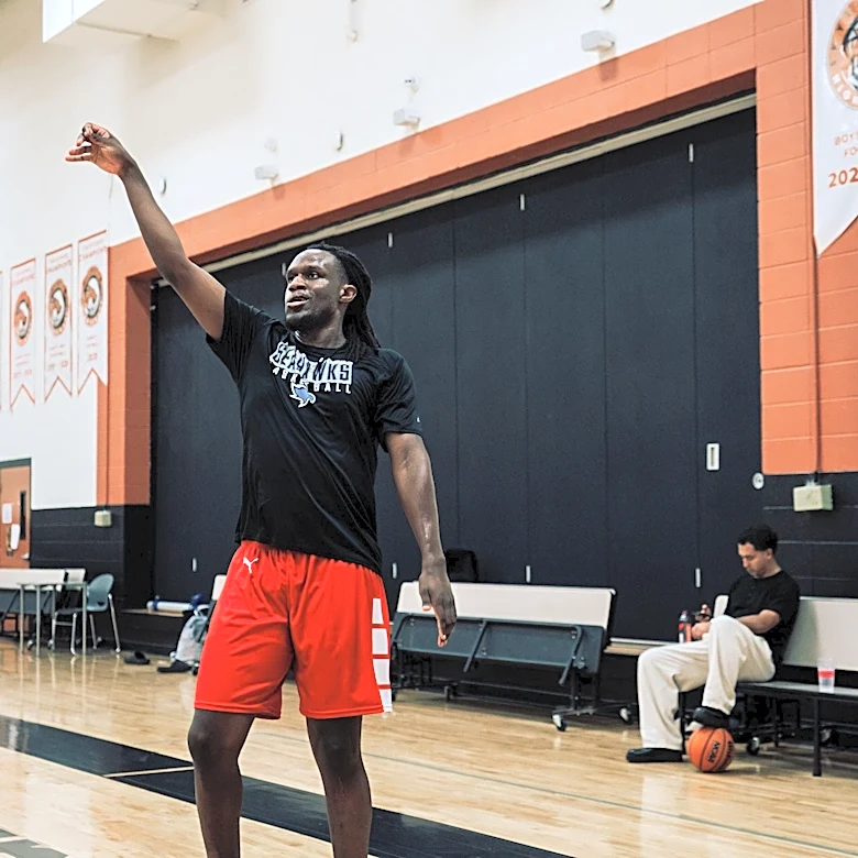 Former Arizona high school basketball player Jaylon Johnson dies at 19