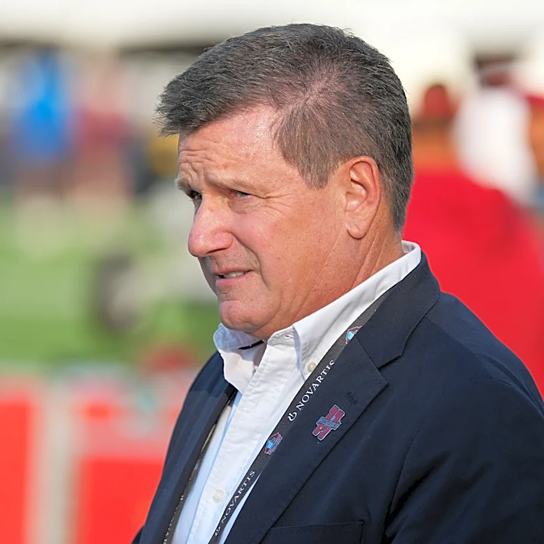 Dispute involving Arizona Cardinals owner and ex-assistant drags on
