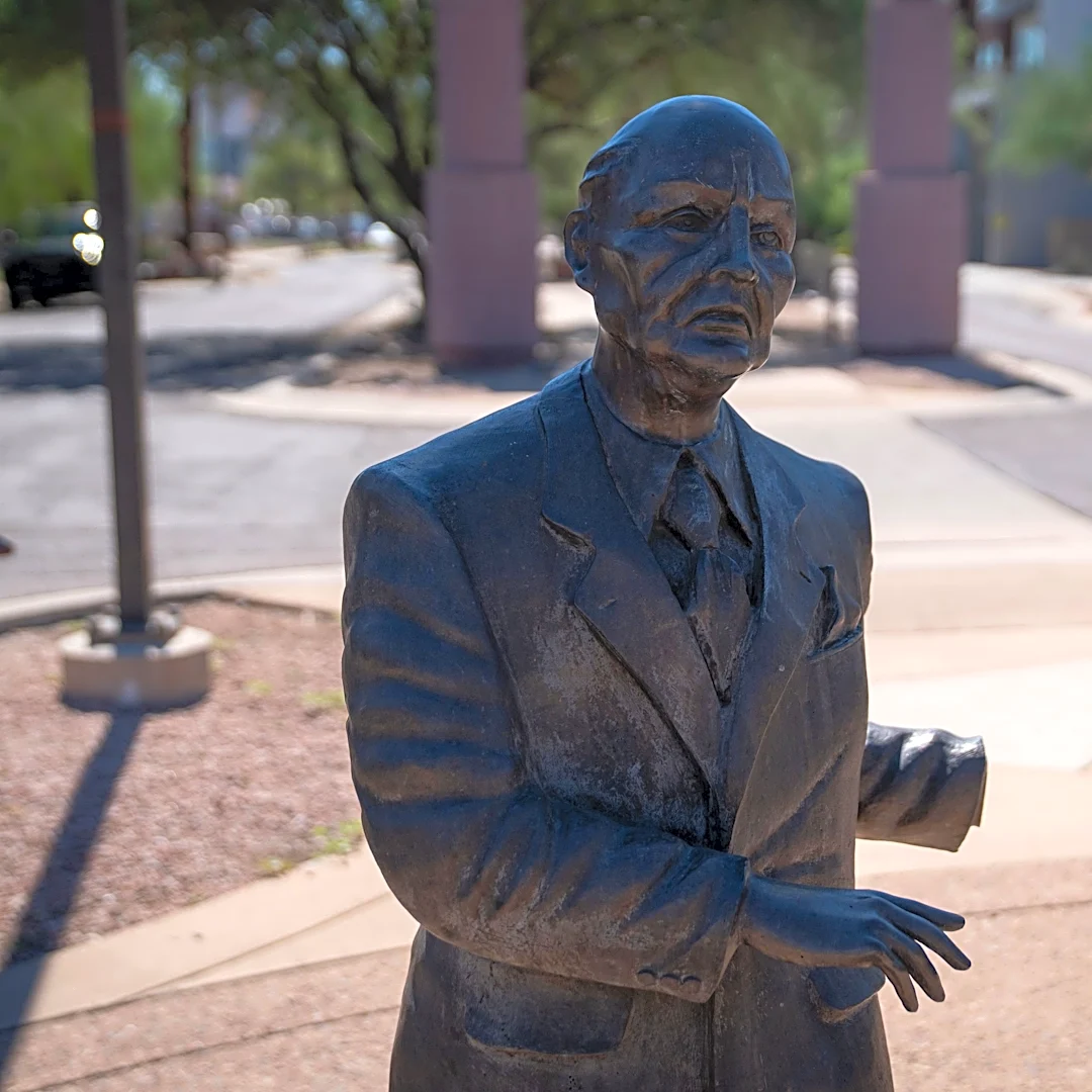 Phoenix Cancer Survivors Park left with 1 statue after suspected theft