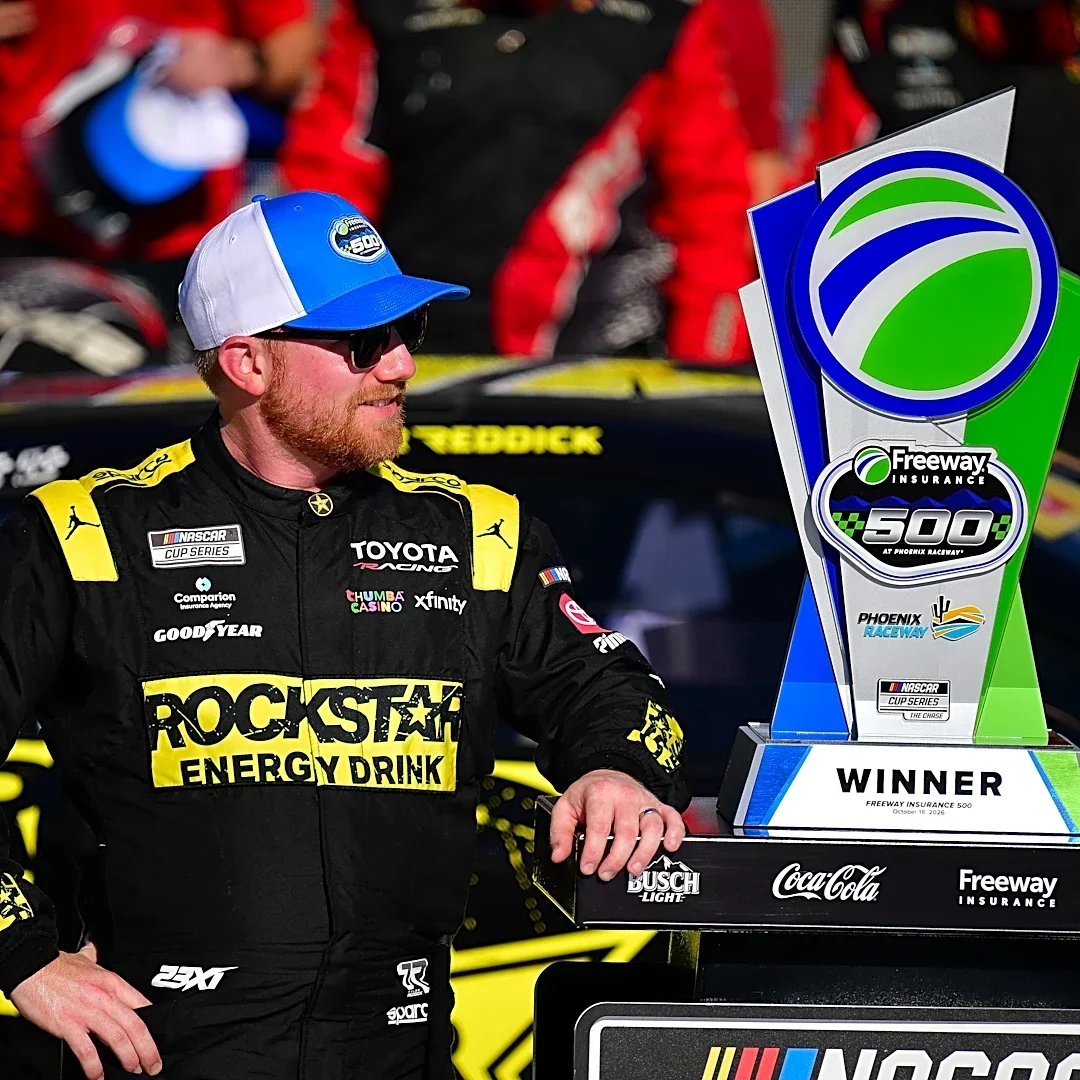Tyler Reddick reenters NASCAR title fight with win at Phoenix