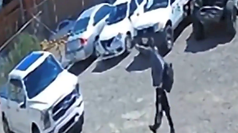 Arizona man accused of killing dentist dies in shootout