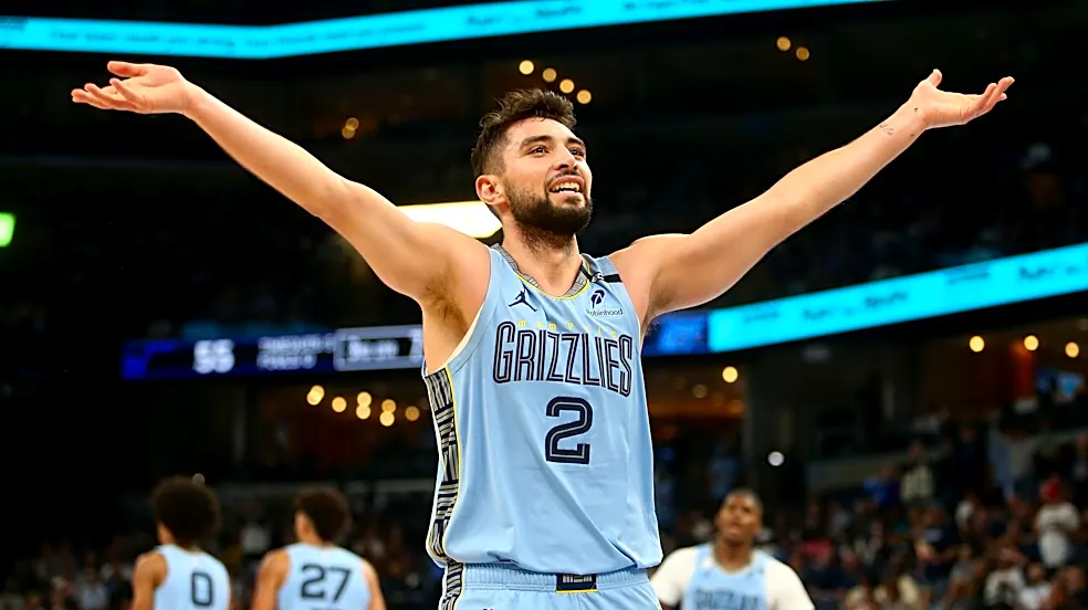 Former Phoenix Suns guard has career night in season opener