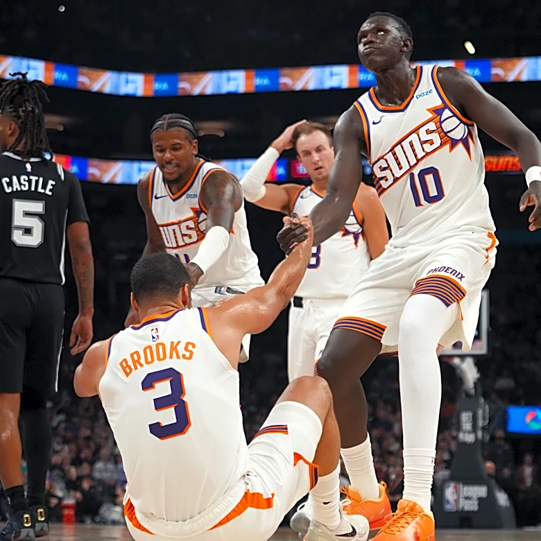 Phoenix Suns vs Golden State Warriors. Live updates, NBA analysis