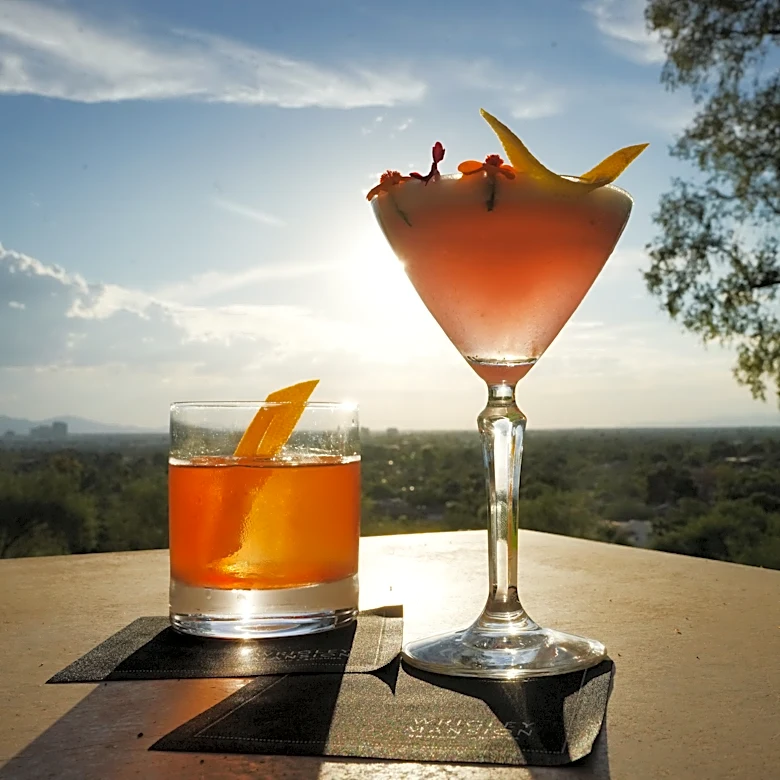 Why a storied Phoenix restaurant is my platonic ideal of a bar
