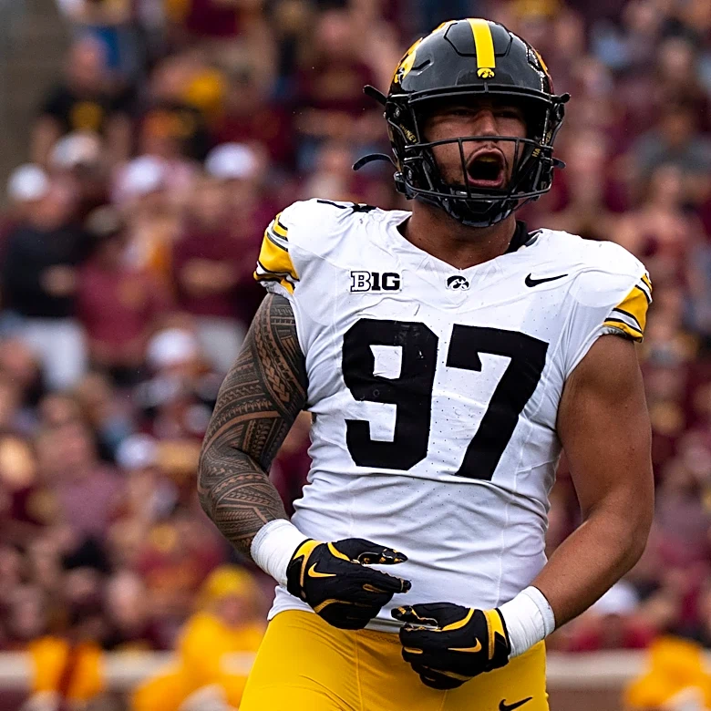 Wisconsin vs Iowa picks, predictions, odds for Big Ten football game
