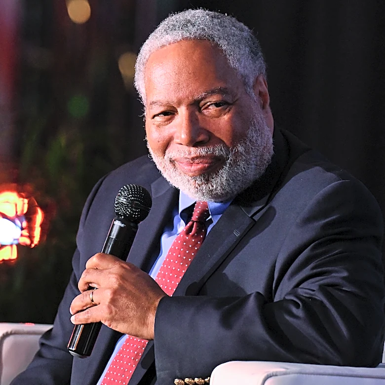 How Smithsonian Secretary Lonnie Bunch’s Lunch With Trump Actually Went Down
