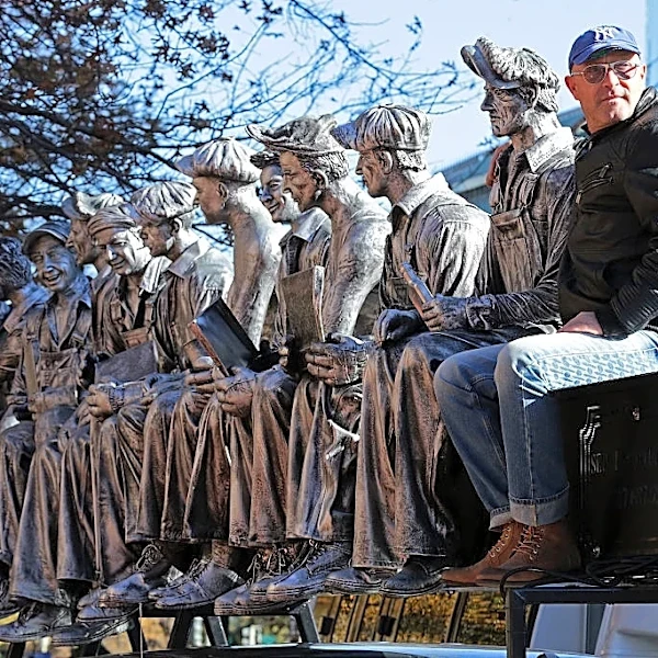 New York Sculptor Bet $100,000 on a Charlie Kirk Statue, Now No One Wants to Buy It