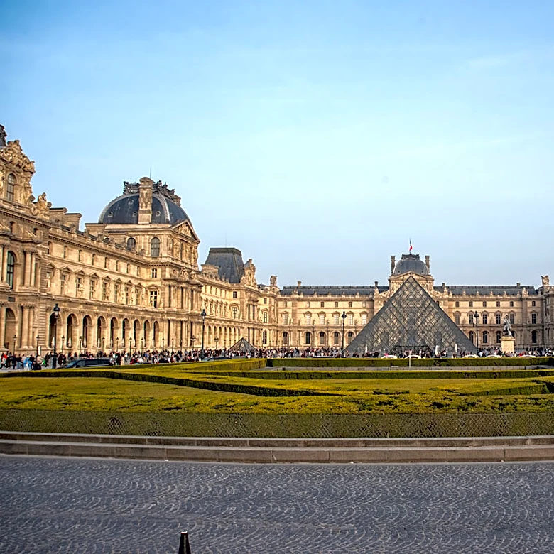 Louvre Reopens Apollo Gallery, Jessica Morgan to the Tate, and More: Morning Links for July 22, 2026