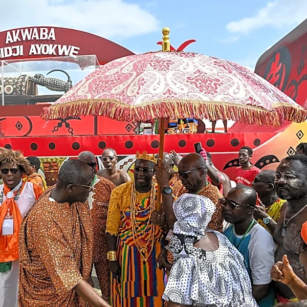 Looted Ivorian “Talking Drum” Arrives at Its Home Village After More Than a Century