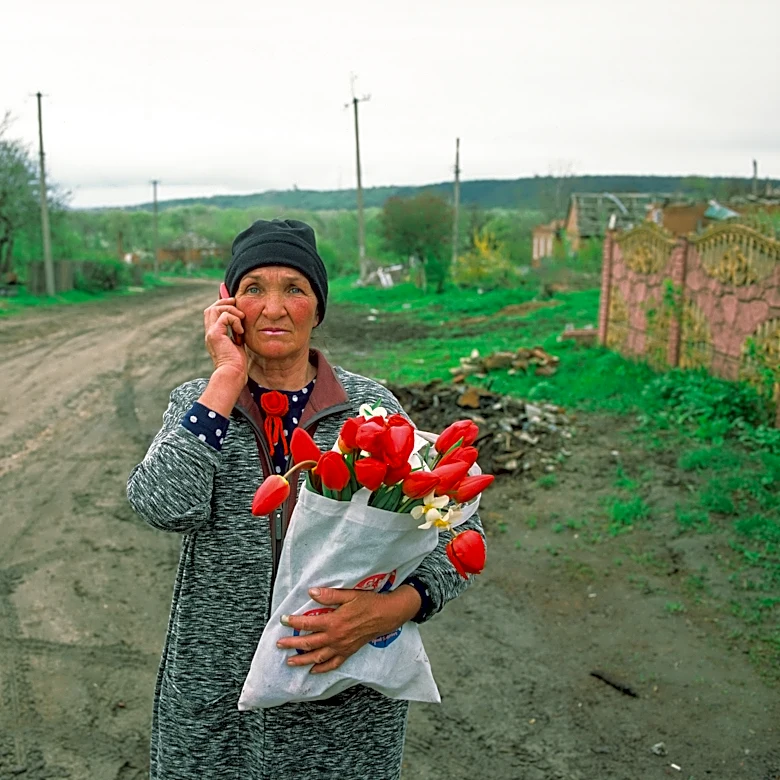 Hollywood Stars and Nobel Peace Prize Winner Join Ukraine Photo Exhibition as Guest Curators